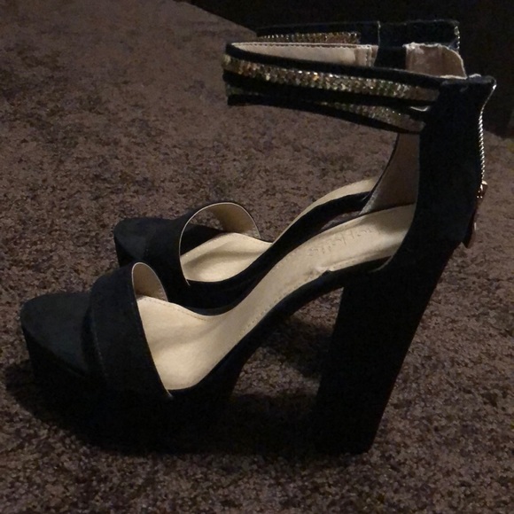 Shoes - Picture 1 of 1